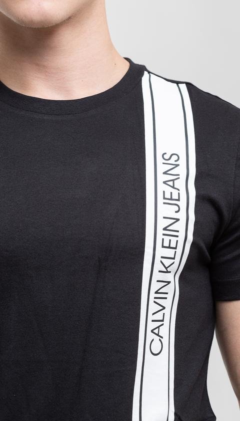  Calvin Klein Dikey Şerit Logolu Erkek T-Shirt