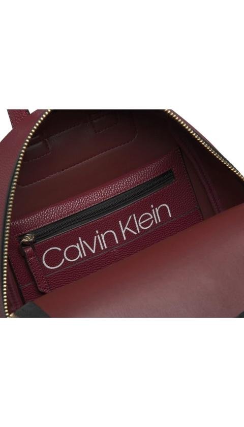  Calvin Klein Kadın Sırt Çantası