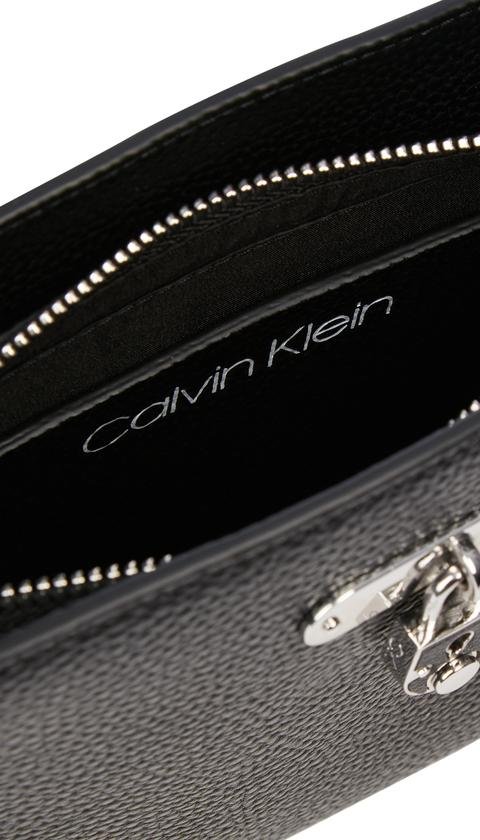  Calvin Klein Kadın Çapraz Omuz Çanta