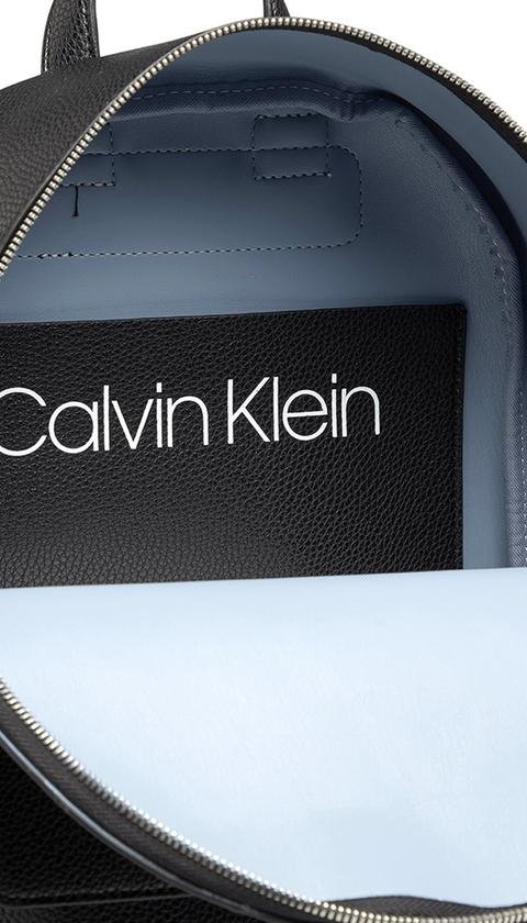  Calvin Klein CK Signature Kadın Sırt Çantası