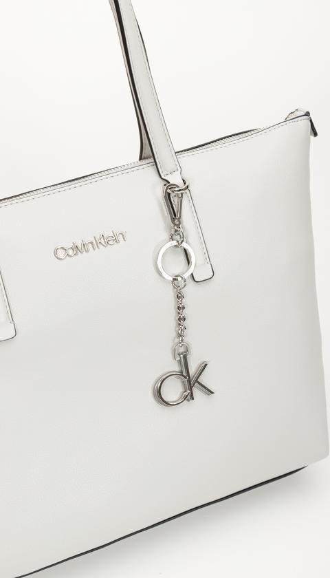  Calvin Klein Shopper Md Kadın Omuz Çantası
