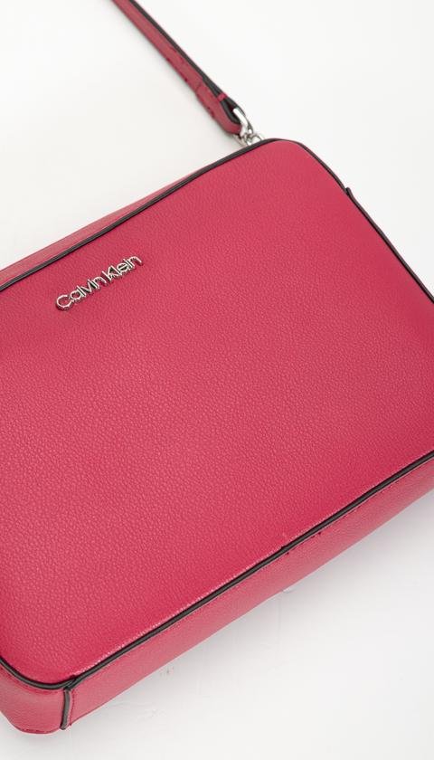  Calvin Klein Camera Bag Md Kadın Mini Omuz Çantası
