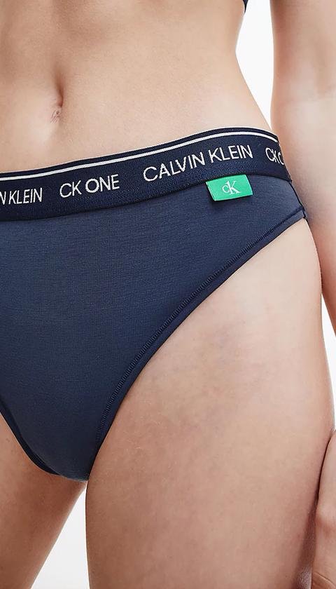  Calvin Klein Tanga Kadın Külot