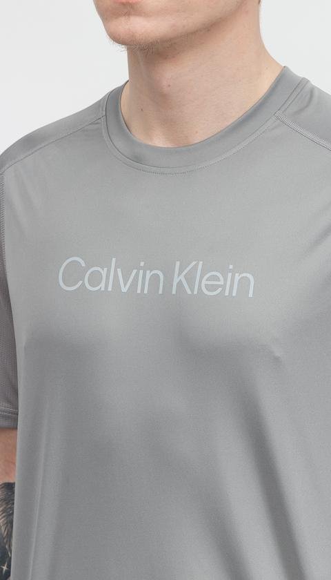  Calvin Klein Wo - S/S T-Shirt Erkek Bisiklet Yaka T-Shirt