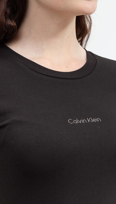  Calvin Klein Metallic Micro Logo Slim Fit Tee Kadın Bisiklet Yaka T-Shirt