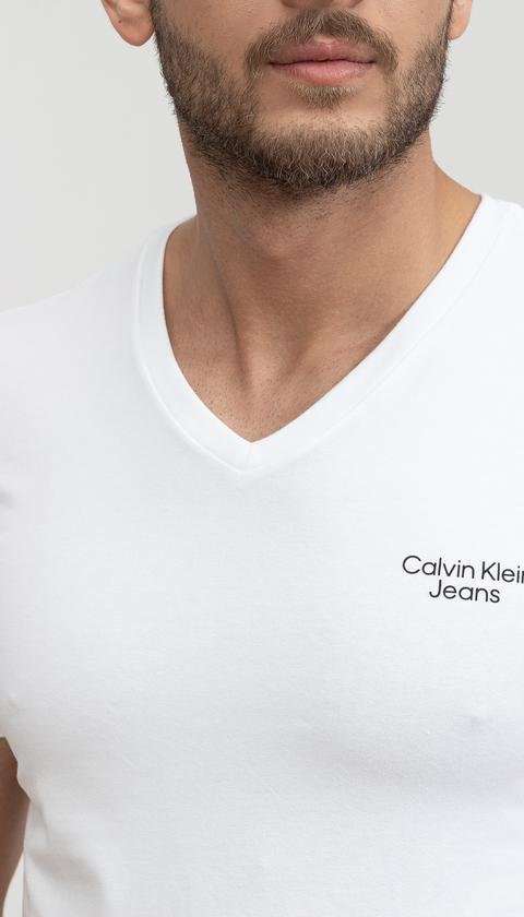  Calvin Klein Stacked Logo V-Neck Tee Erkek V Yaka T-Shirt