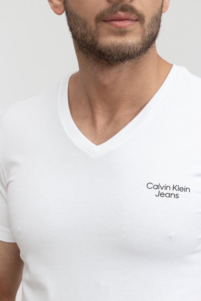  Calvin Klein Stacked Logo V-Neck Tee Erkek V Yaka T-Shirt