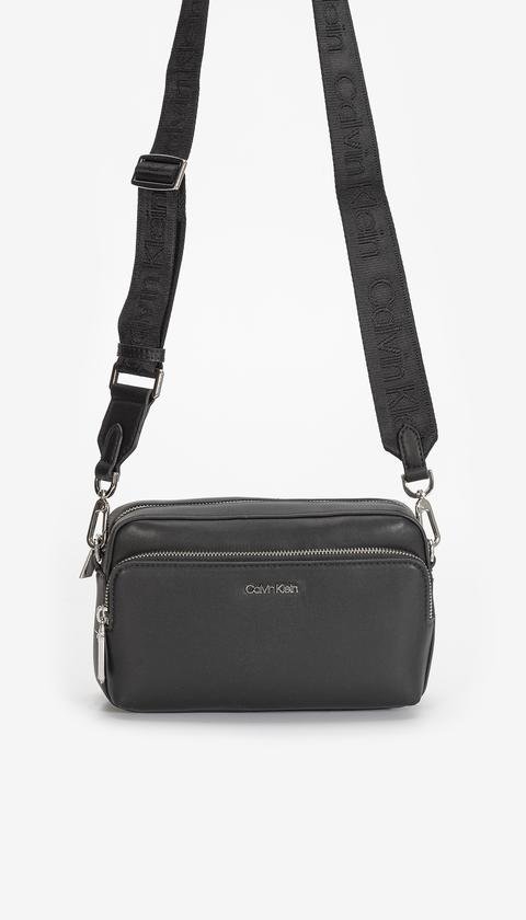  Calvin Klein Ck Must Camera Bag W/Pckt Lg Kadın Mini Omuz Çantası