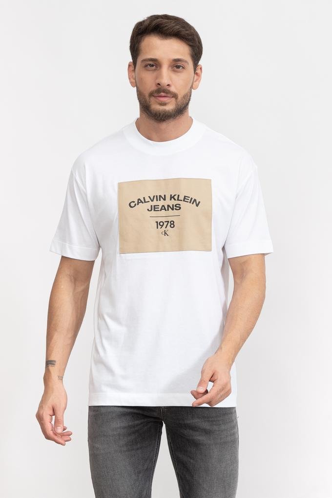  Calvin Klein Canvas Curve Graphic Erkek Bisiklet Yaka T-Shirt