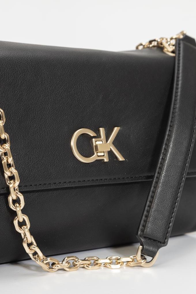  Calvin Klein Re-Lock Ew Conv Kadın Mini Omuz Çantası