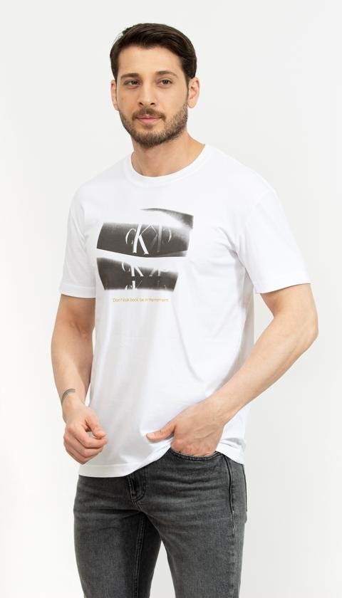  Calvin Klein Slogan Erkek Bisiklet Yaka T-Shirt